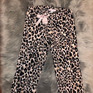 Pillow Talk Fleece Pajama Pants Leopard Large NWOT